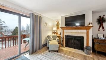 Townhome, 3 Bedrooms | Living area | Smart TV