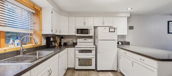 Tannery 64h - Family Retreat With Modern Comforts 3 Bedroom Townhouse by The Summit at Gore Mountain