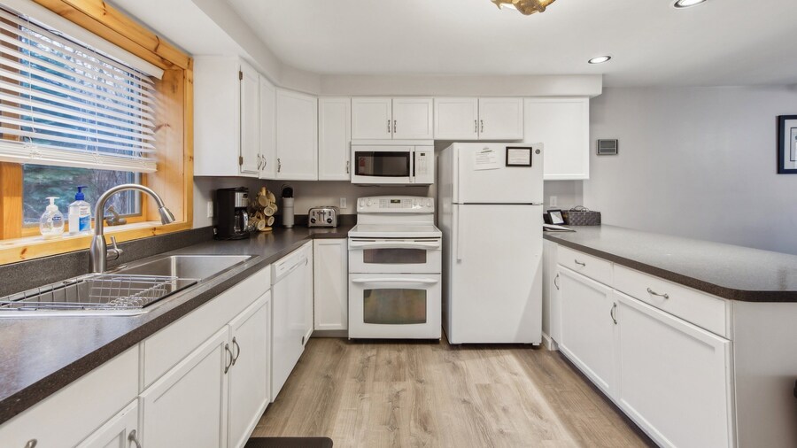 Tannery 64h - Family Retreat With Modern Comforts 3 Bedroom Townhouse by The Summit at Gore Mountain