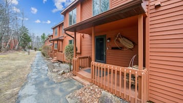 Nhà liên kế, 3 phòng ngủ | Ngoại thất