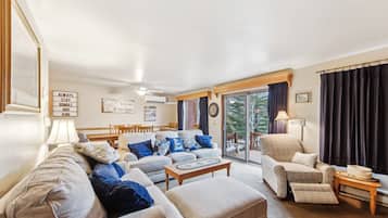 Townhome, 3 Bedrooms | Living area | Smart TV, streaming services