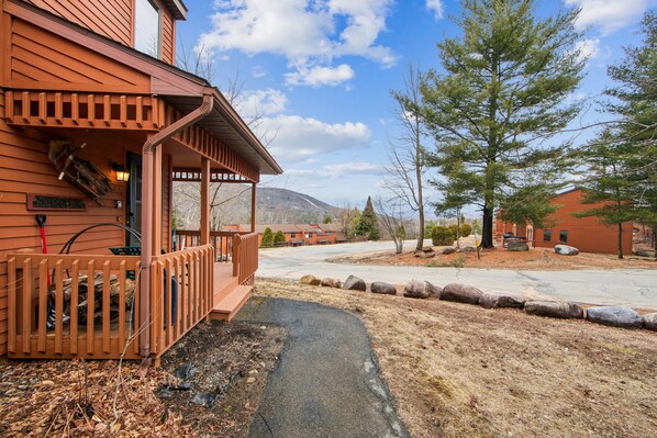 Townhome, 1 Bedroom | Property grounds