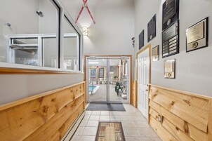 Townhome, 2 Bedrooms | Interior