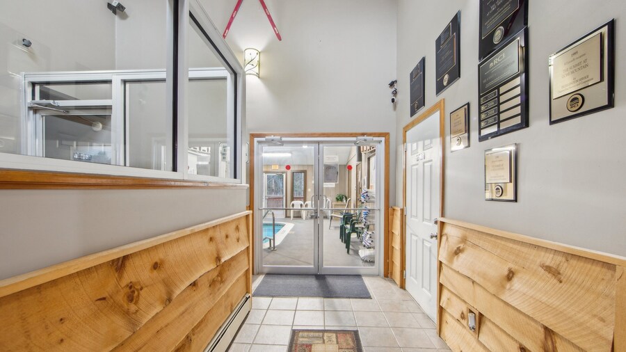 Peaceful Valley 72i - A Cozy Mountain Retreat 2 Bedroom Townhouse by The Summit at Gore Mountain