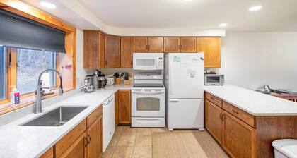 Tahawus 74I - A Cozy Adirondack Retreat 2 Bedroom Townhouse by The Summit at Gore Mountain