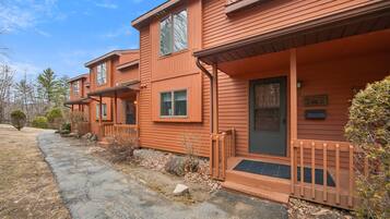 Townhome, 2 Bedrooms | Exterior detail