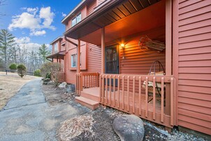 Townhome, 2 Bedrooms | Property grounds