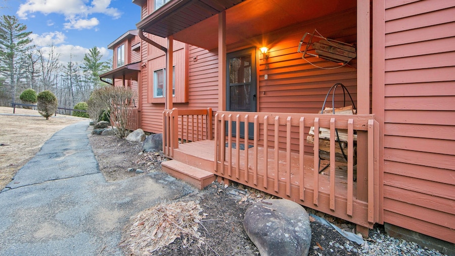 Hudson 76i - A Stylish Mountain Retreat 2 Bedroom Townhouse by The Summit at Gore Mountain