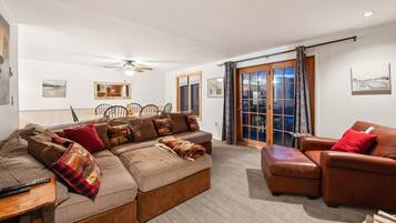 Townhome, 2 Bedrooms | Living area | Smart TV, streaming services