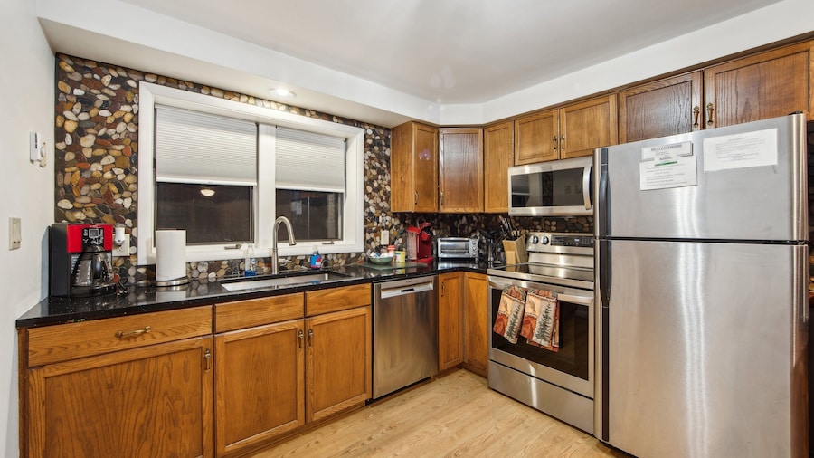 Hudson 76i - A Stylish Mountain Retreat 2 Bedroom Townhouse by The Summit at Gore Mountain