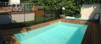Maison familiale avec piscine chauffée.