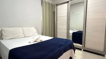 Comfort House, Patio | 2 bedrooms, iron/ironing board, free WiFi, bed sheets