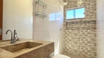 Rumah Comfort, patio | Kamar mandi