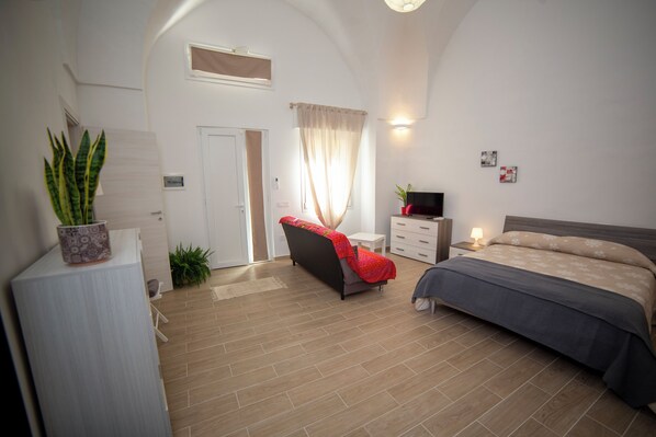 1 soverom, strykejern/-brett, wi-fi (inkludert) og sengetøy