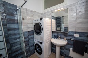 Hårføner, håndklær, såpe og sjampo