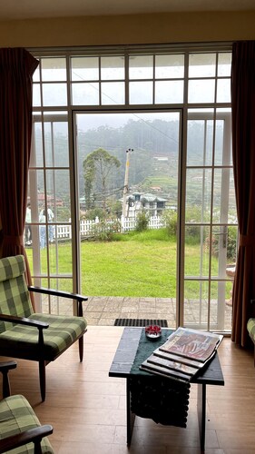 Charming 4-bedroom bed & breakfast with AC, WiFi in brilliant Nuwara Eliya