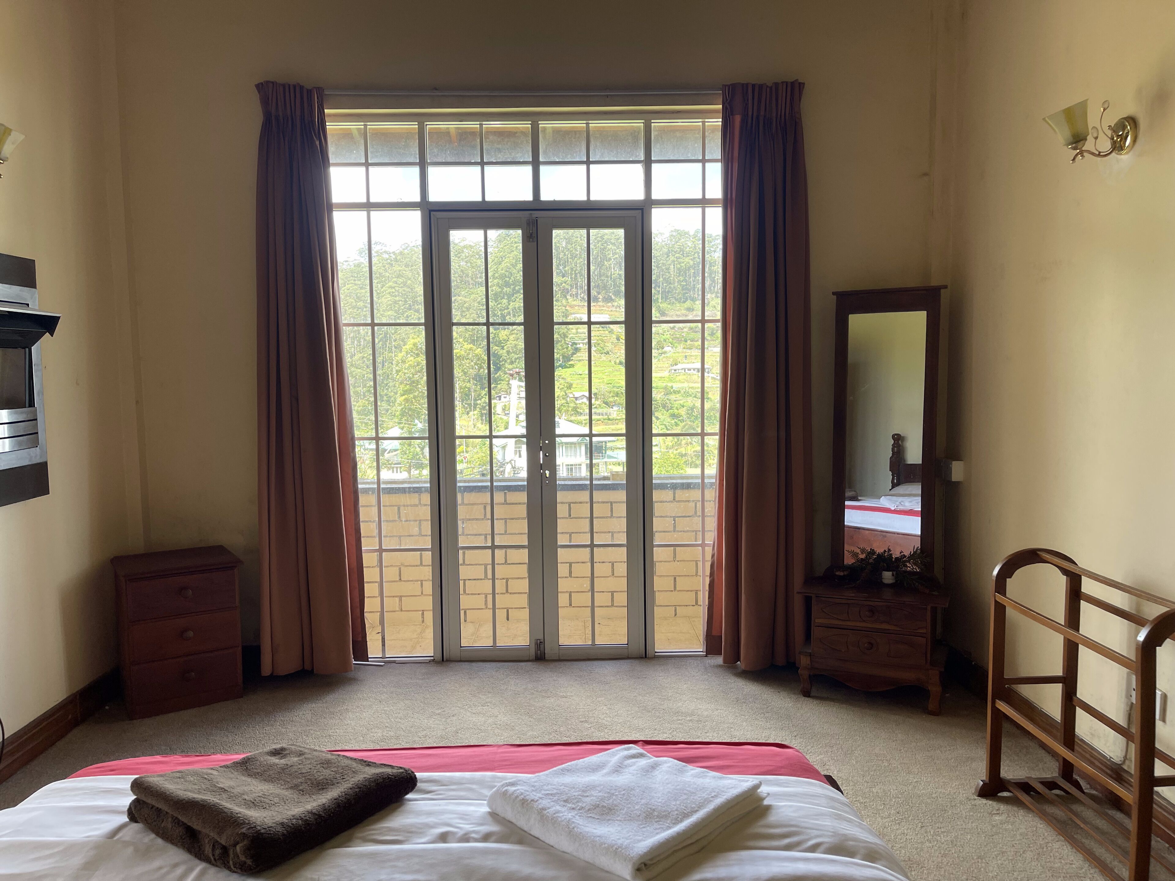 4 chambres, fer et planche à repasser, Wi-Fi, draps fournis