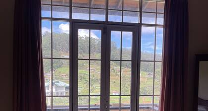 Charming 4-bedroom bed & breakfast with AC, WiFi in brilliant Nuwara Eliya