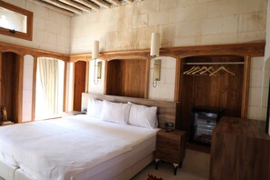 Chambre Confort double, vue sur le lac | Accès au Wi-Fi (inclus)