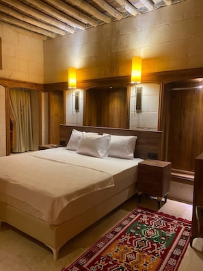 Comfort Double Room, Lake View | Laptop workspace, free WiFi