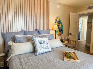 5 bedrooms, iron/ironing board, WiFi, bed sheets - 7 Seas Ocean Breeze Sleeps Kitchens St George Island Pet Friendly Family (Eastpoint)