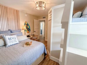 5 soverom, strykejern/-brett, wi-fi og sengetøy