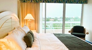 2 bedrooms, iron/ironing board, free WiFi - Longboat Bay Club by Coolvacay (Longboat Key)