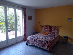 4 Schlafzimmer, Bügeleisen/Bügelbrett, WLAN, Bettwäsche