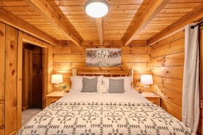 3 Schlafzimmer, Schreibtisch, Bügeleisen/Bügelbrett, Reisekinderbett