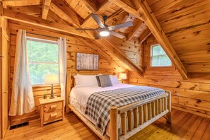 3 bedrooms, desk, iron/ironing board, travel cot