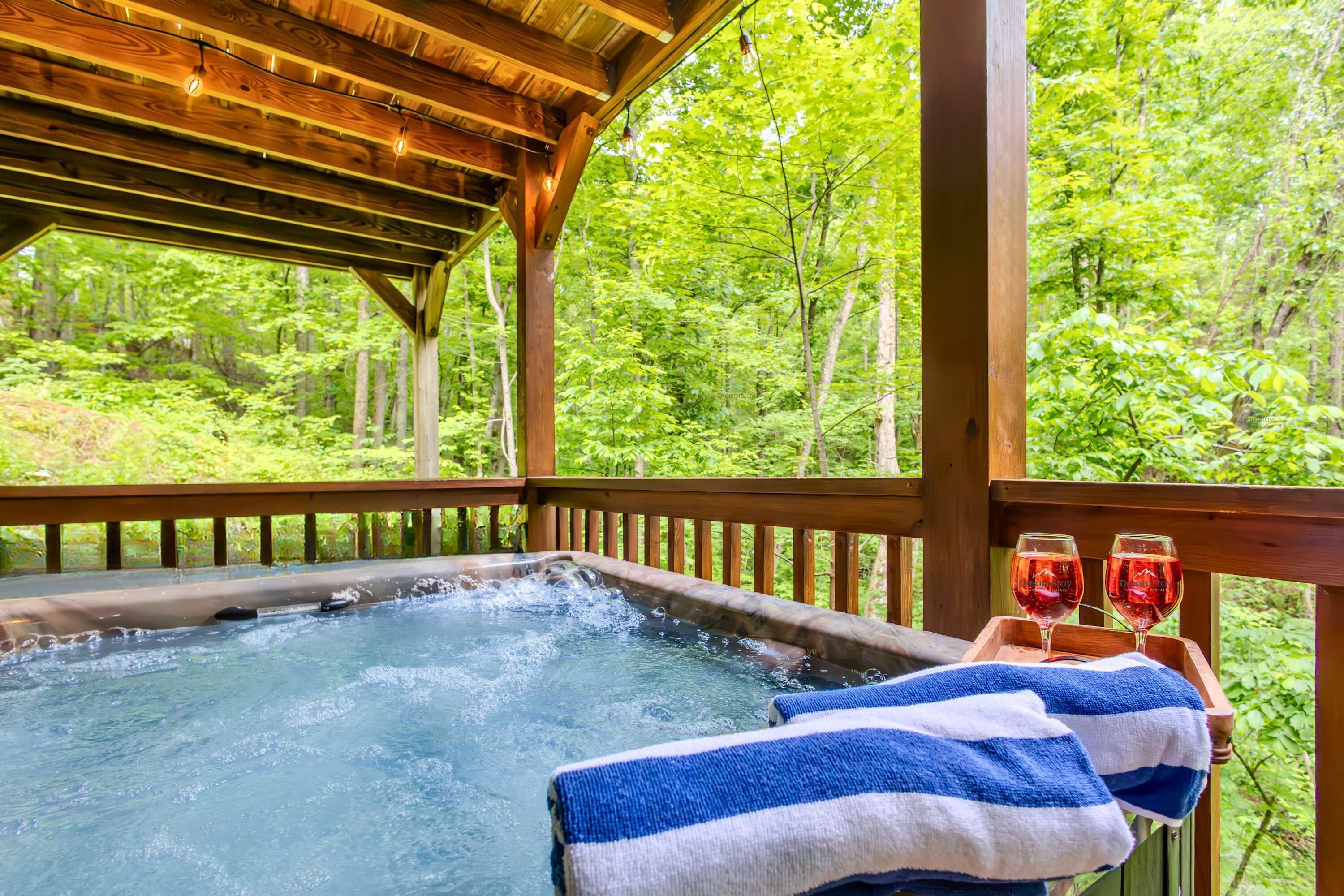 Outdoor spa tub