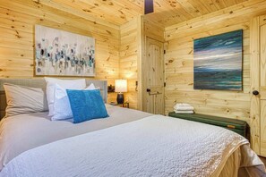 3 bedrooms, iron/ironing board, travel crib, WiFi