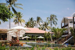 Kolam renang terbuka 