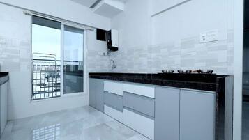 Fridge, microwave, stovetop, dishwasher