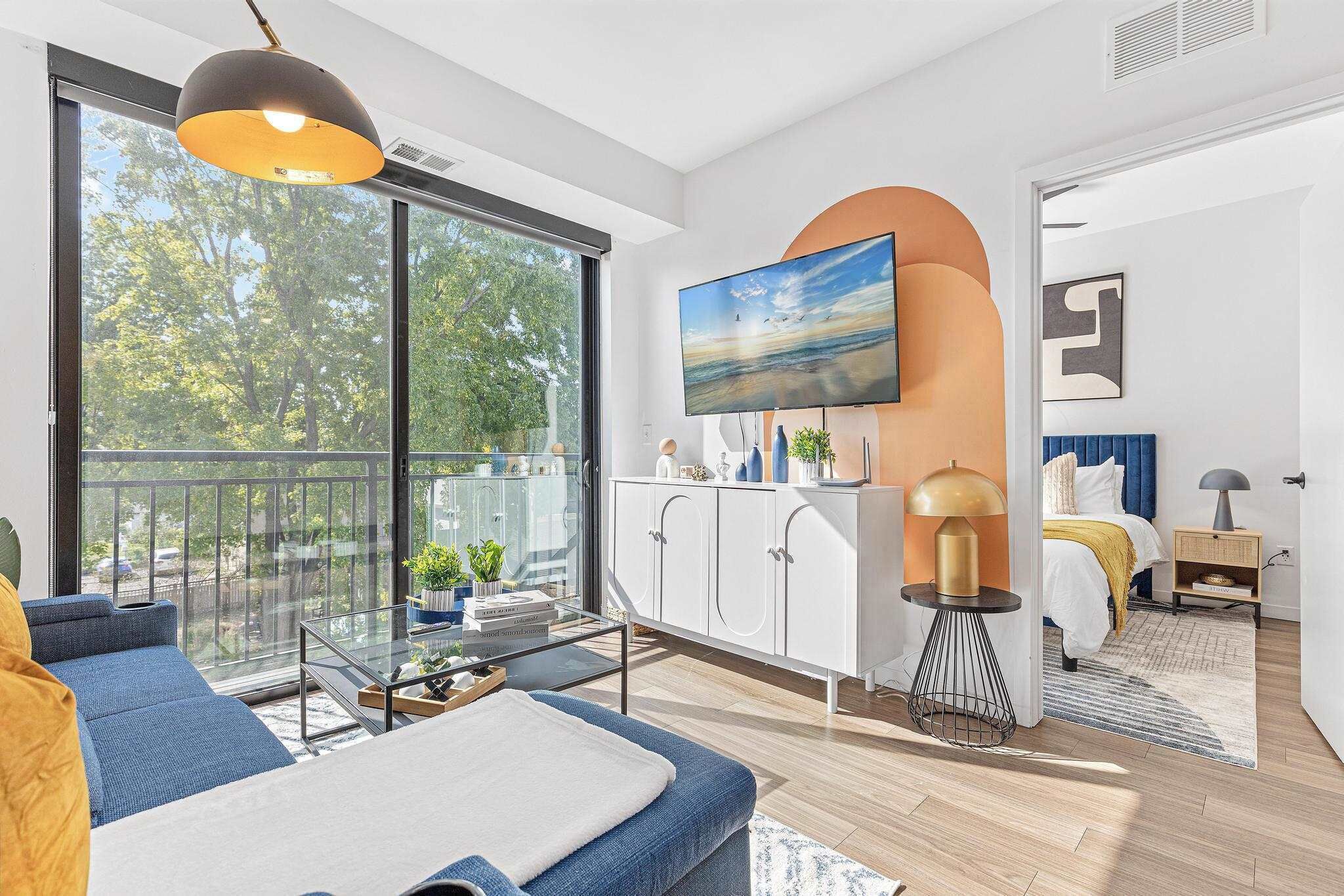 1 chambre, bureau, fer et planche à repasser, accès Internet