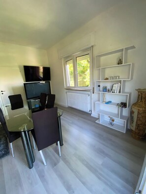 Interior - Between lakes and mountains a detached cottage with garden and view. (Gemonio)