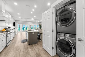 Maison mitoyenne, plusieurs lits (Beachside West Villa #2) | Cuisine privée