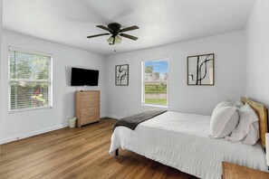 3 bedrooms, WiFi, bed sheets