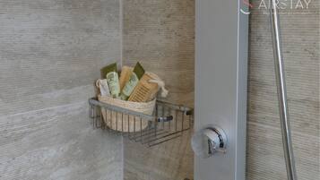 Superior Apartment, City View | Bathroom