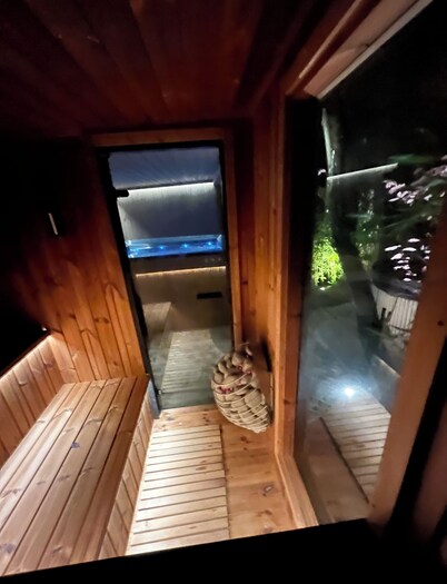 TauberChalet I Boutique holiday home with private sauna, whirlpool & detox vibe
