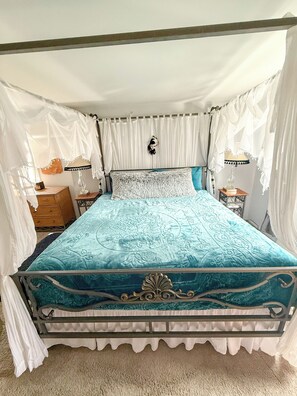 3 habitaciones, escritorio, tabla de planchar con plancha y wifi gratis