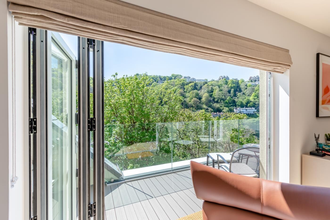 Télévision, cheminée