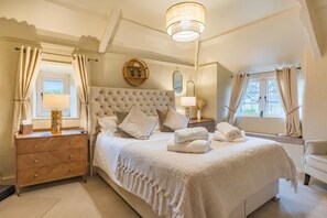 4 多间卧室、熨斗/熨衣板、免费 WiFi、床单