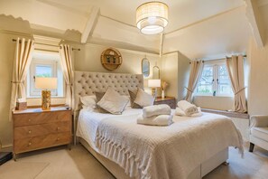 4 chambres, fer et planche à repasser, Wi-Fi gratuit, draps fournis