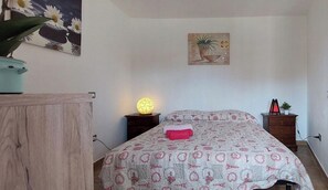 1 Schlafzimmer, Bügeleisen/Bügelbrett, Bettwäsche