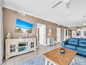 Condo, Plusieurs lits (Emerald Isle 403) | Aire de séjour
