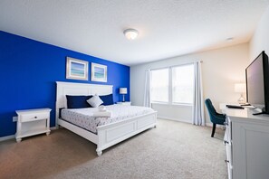 5 bedrooms, desk, iron/ironing board, travel crib