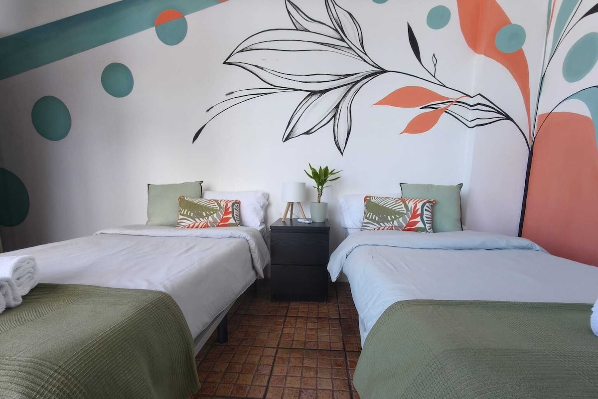 Comfort-Zimmer, 2 Einzelbetten, Balkon, Strandblick | Verdunkelungsvorhänge, Bügeleisen/Bügelbrett, kostenloses WLAN