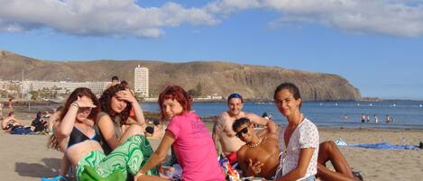 Beach nearby, white sand, 20 beach bars