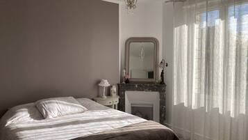 2 chambres, fer et planche Ă repasser, Wi-Fi gratuit, draps fournis